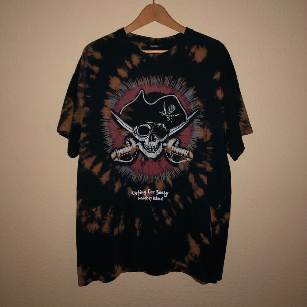 Vintage Whidbey Island "Hunting for Booty" Tee